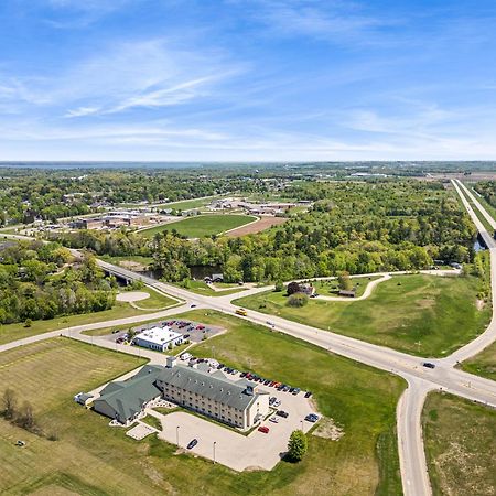 Boarders Inn & Suites By Cobblestone Hotels - Shawano Eksteriør bilde