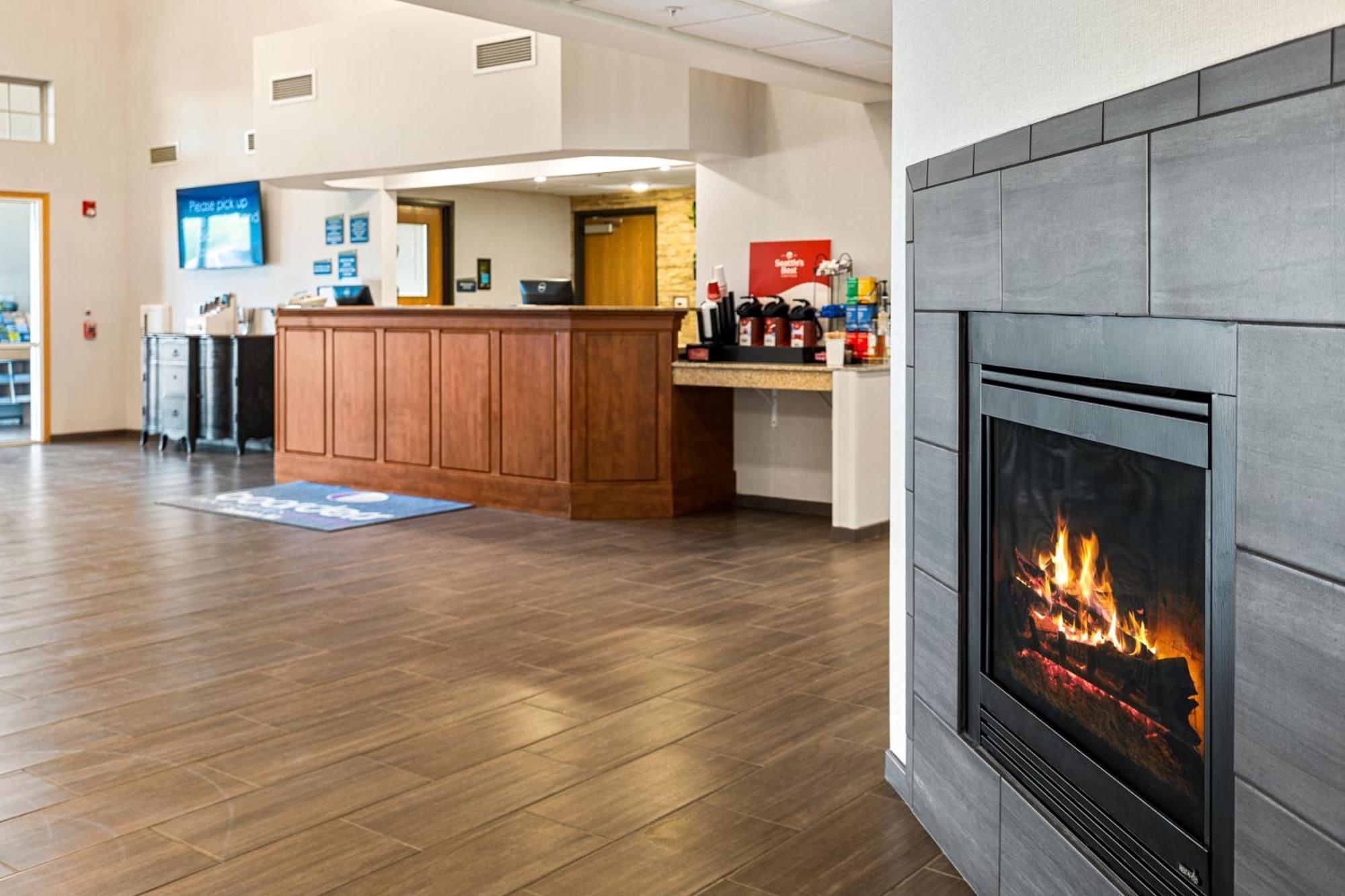 Boarders Inn & Suites By Cobblestone Hotels - Shawano Eksteriør bilde