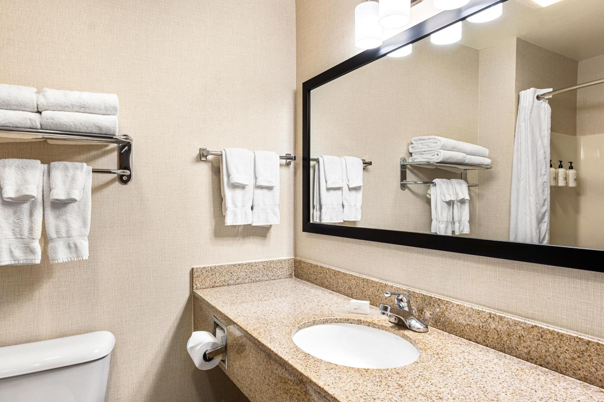 Boarders Inn & Suites By Cobblestone Hotels - Shawano Eksteriør bilde