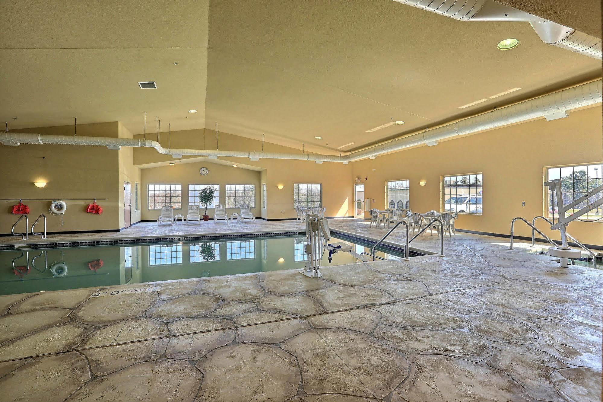 Boarders Inn & Suites By Cobblestone Hotels - Shawano Eksteriør bilde